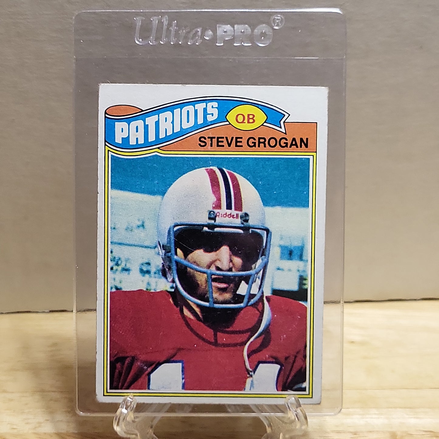 1977 Topps Steve Grogan #165 (creased lower right corner)