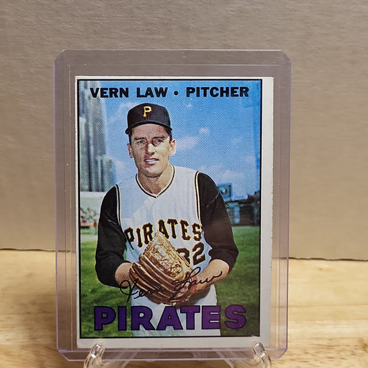 1967 Topps Vern Law #351