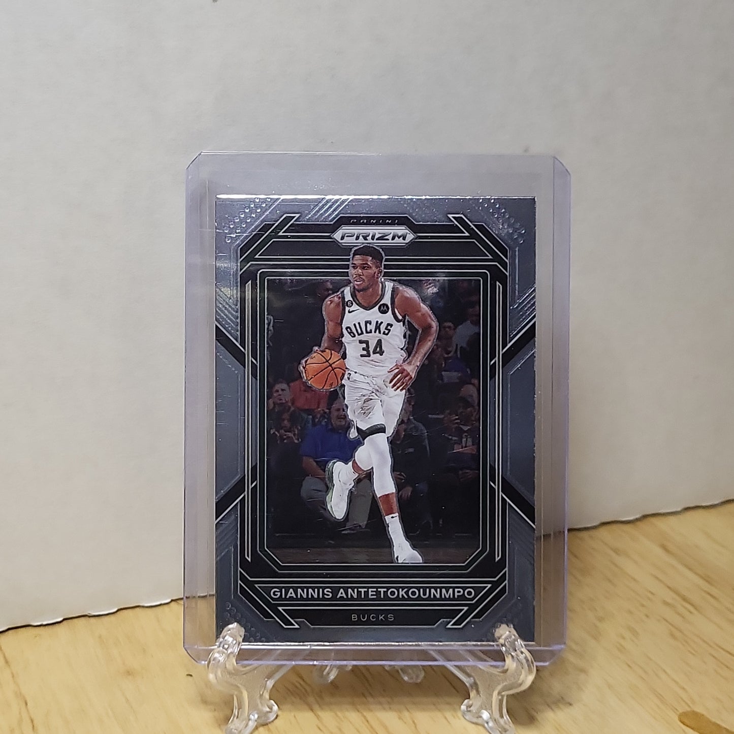 2022-23 Panini Prizm Giannis Antetokounmpo #96