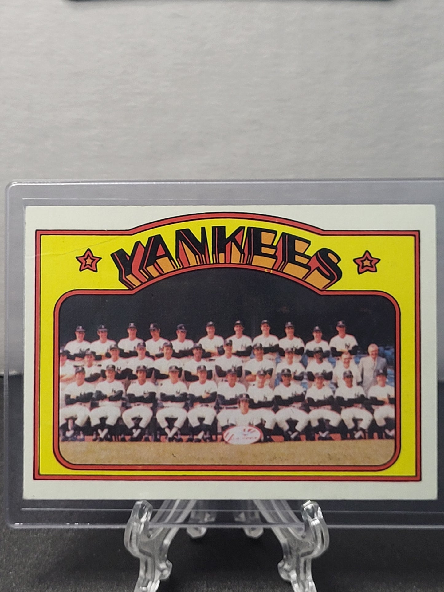 1972 Topps 237 Yankees Team (creased)