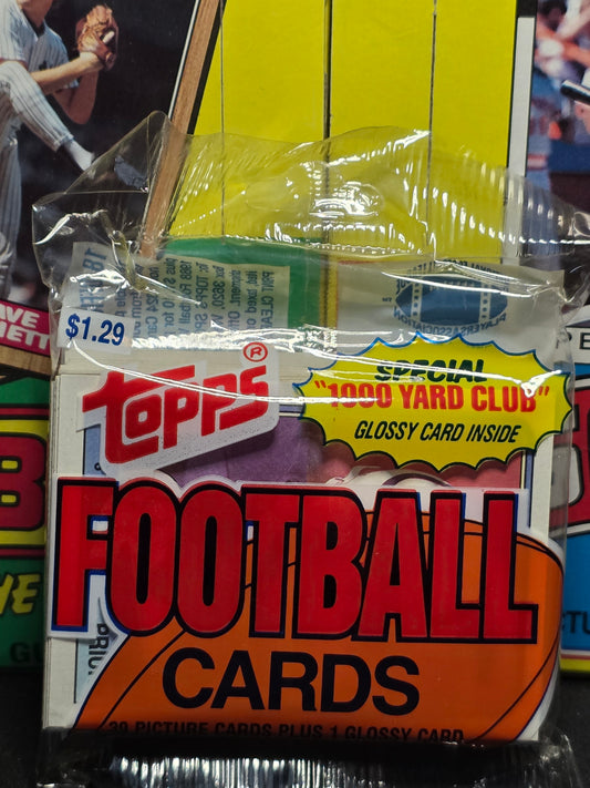 1988 Topps Football Jumbo Cello Pack (40 cards) (Mike Prior on top)